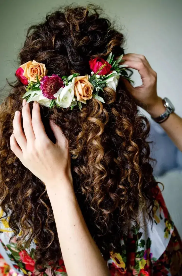 Auburn Curly Hair With Flower Crown Auburn Curly Hair With Flower Crown — Trendy Curly Hair Wedding