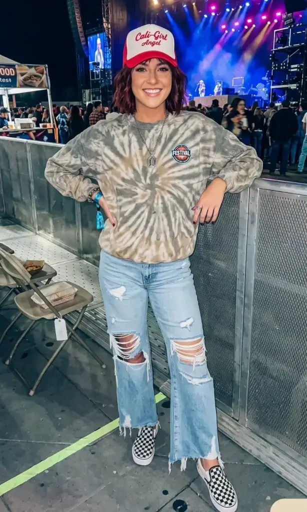 Tie-dye Sweatshirt with Ripped Jeans and Checkered Sneakers — Trendy Cute Concert Outfit
