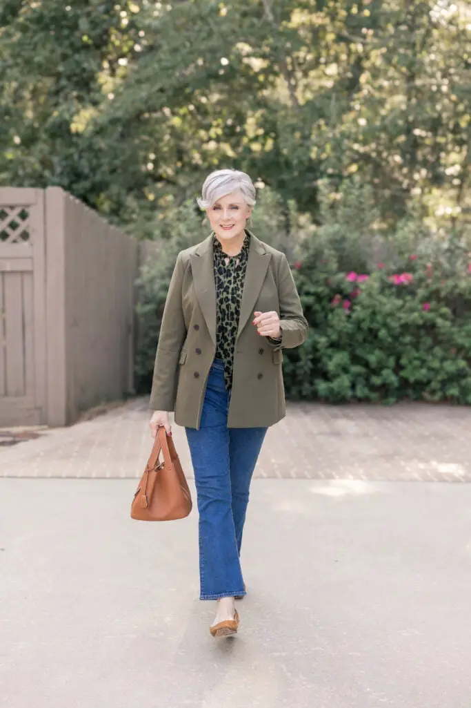 Blue Bootcut Jeans With Leopard Print Blouse Blue Bootcut Jeans With Leopard Print Blouse — Trendy Cute Jeans Outfit