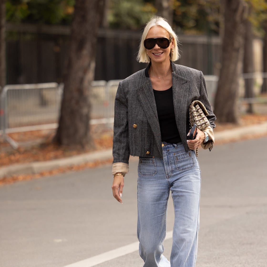 Light Wash Wide Leg Jeans With Cropped Blazer Light Wash Wide Leg Jeans With Cropped Blazer — Trendy Cute Jeans Outfit