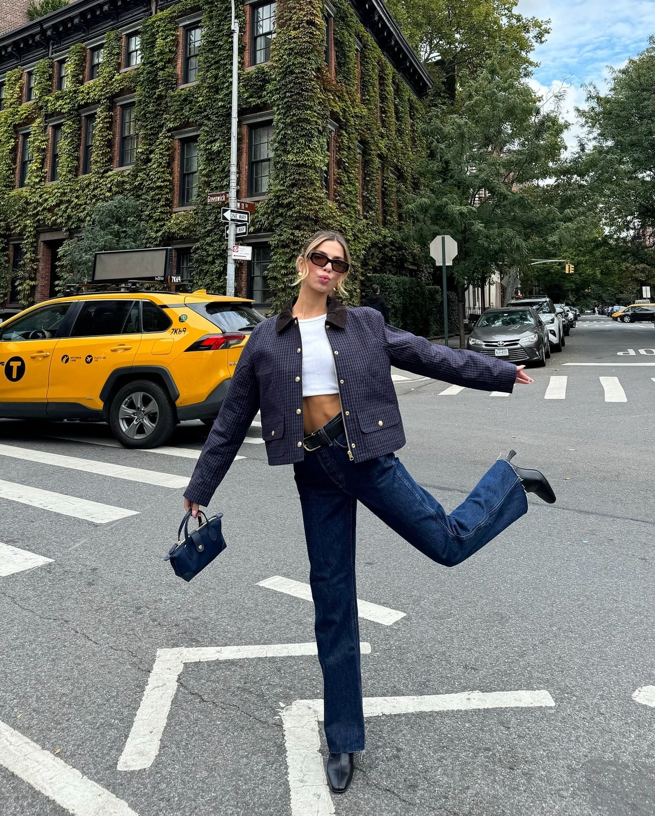 Light Wash Wide Leg Jeans With Leather Jacket Light Wash Wide Leg Jeans With Leather Jacket — Trendy Cute Jeans Outfit