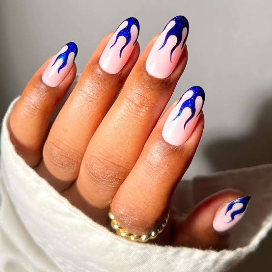 Medium Oval Dark Blue Flame Designs Medium Oval Dark Blue Flame Designs — Trendy Dark Blue Nails