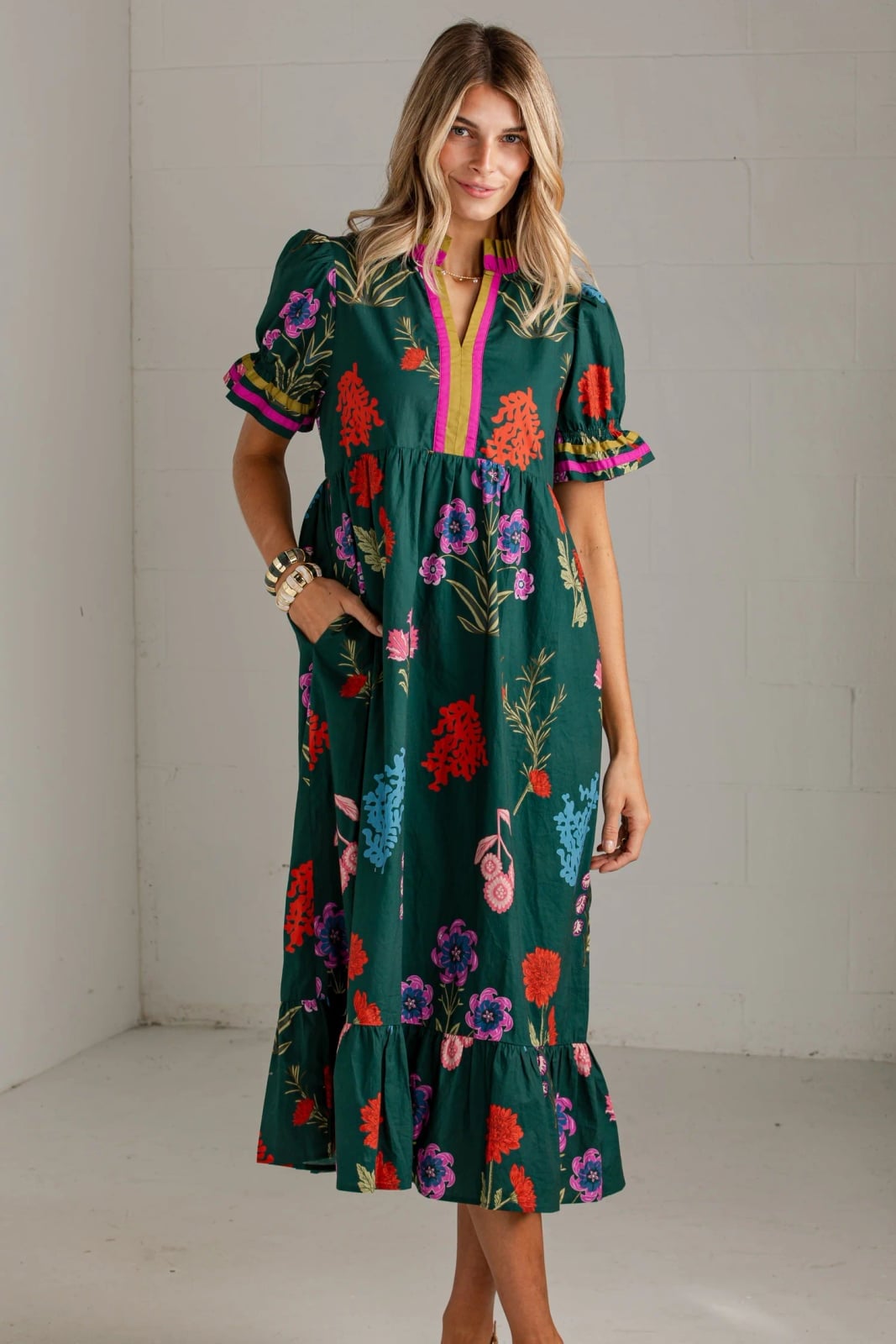 Dark Green Floral Print Midi Dress with Tiered Hem — Trendy Dark Green Dress