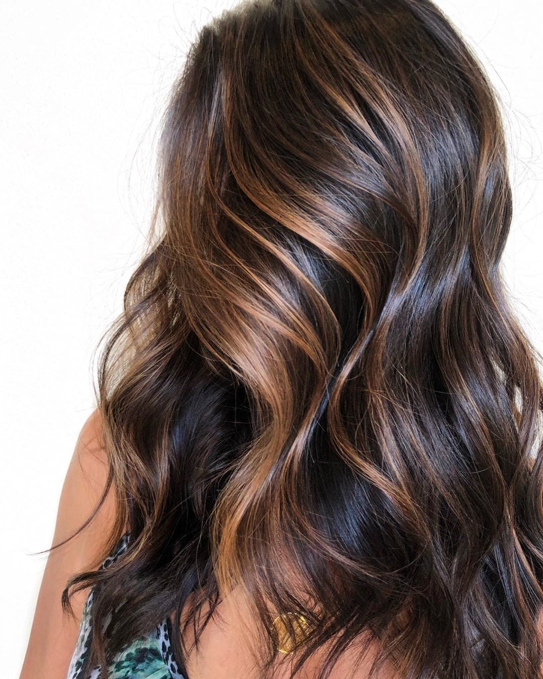 Collarbone Dark Brown With Caramel Mocha Highlights and Curtain Bangs Collarbone Dark Brown With Caramel Mocha Highlights and Curtain Bangs — Trendy Dark Hair Color