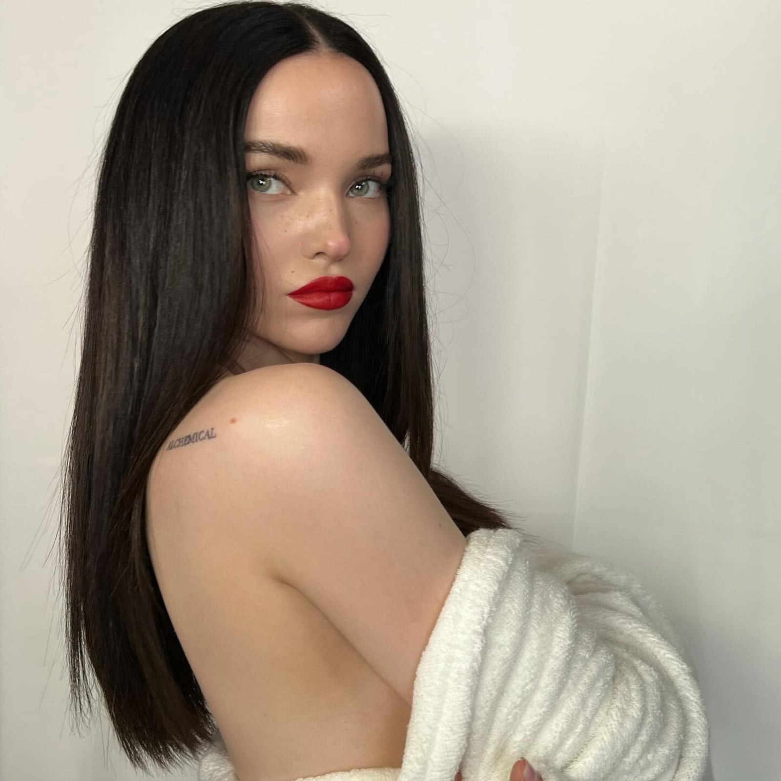 Mid-Back Dark Brown With Lighter Brown Highlights Mid-Back Dark Brown With Lighter Brown Highlights — Trendy Dark Hair Color
