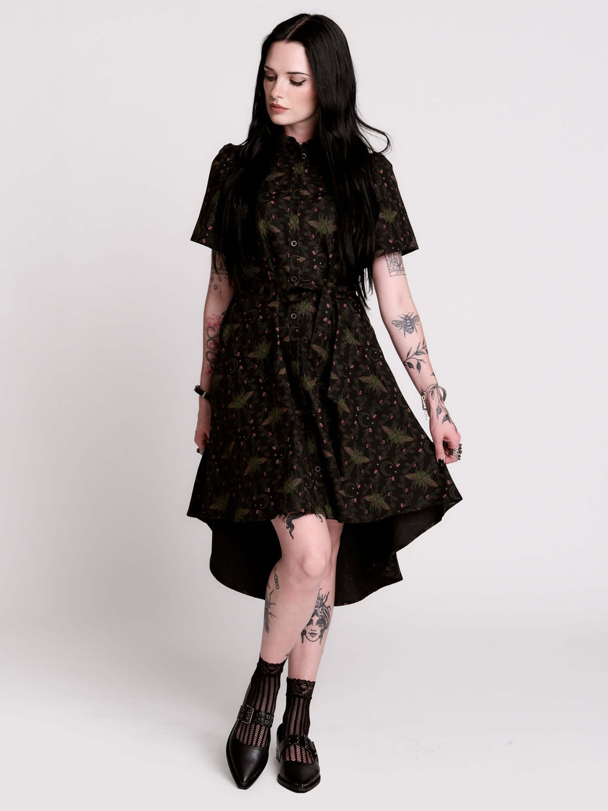 Dark Floral Print Dress with Fishnets and Pointed Heels Dark Floral Print Dress with Fishnets and Pointed Heels — Trendy Emo Style