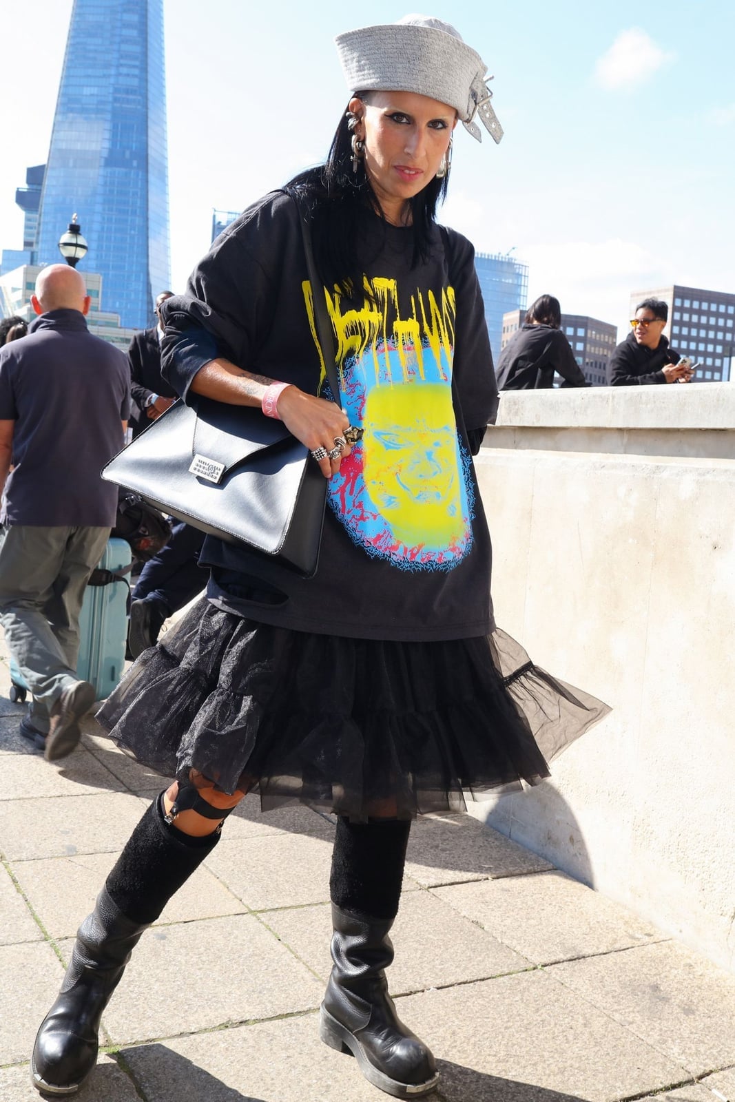 Graphic Tee Over Tulle Skirt with Platform Boots Graphic Tee Over Tulle Skirt with Platform Boots — Trendy Emo Style