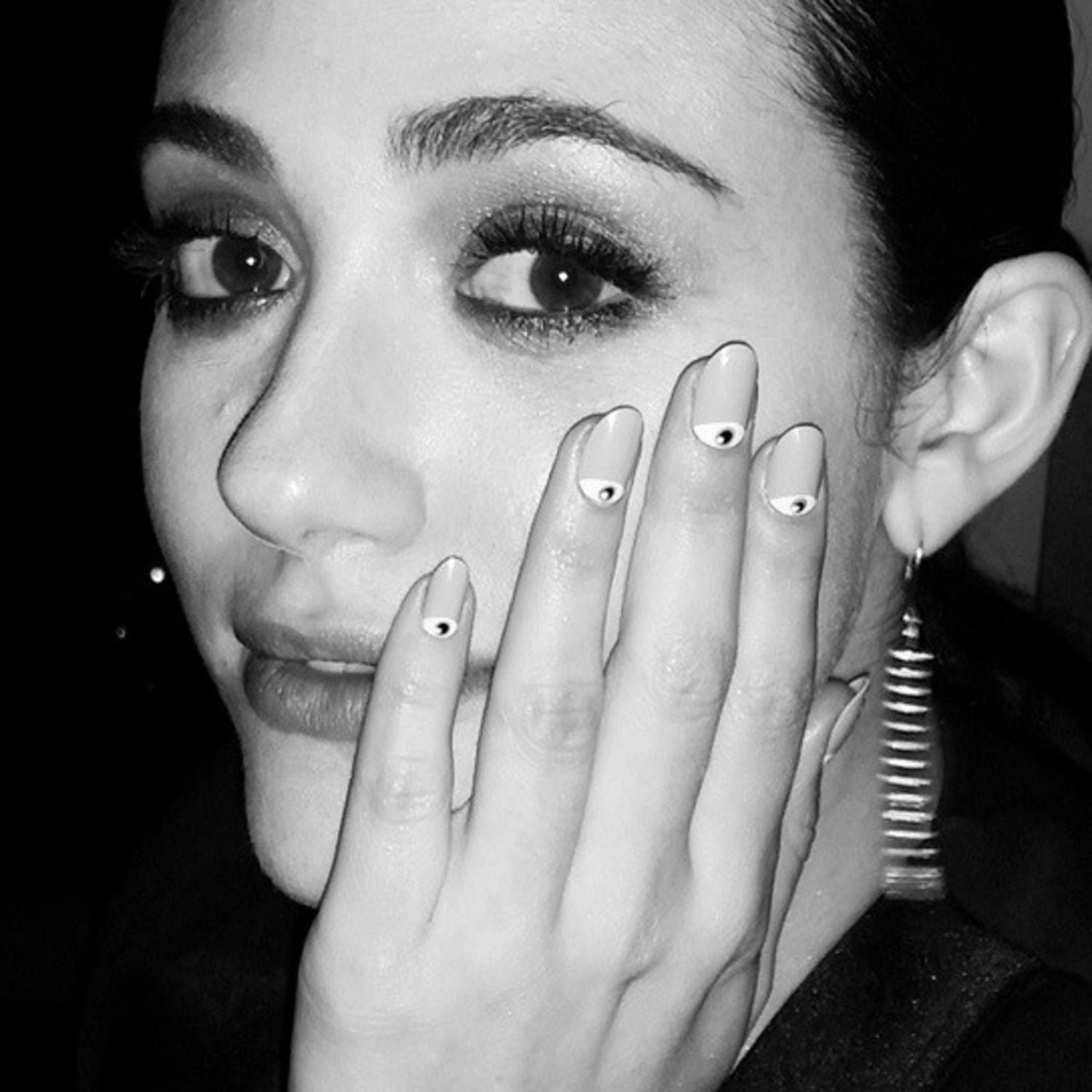 Short Oval Sheer Base Minimalist Black White Eye — Trendy Evil Eye Nails