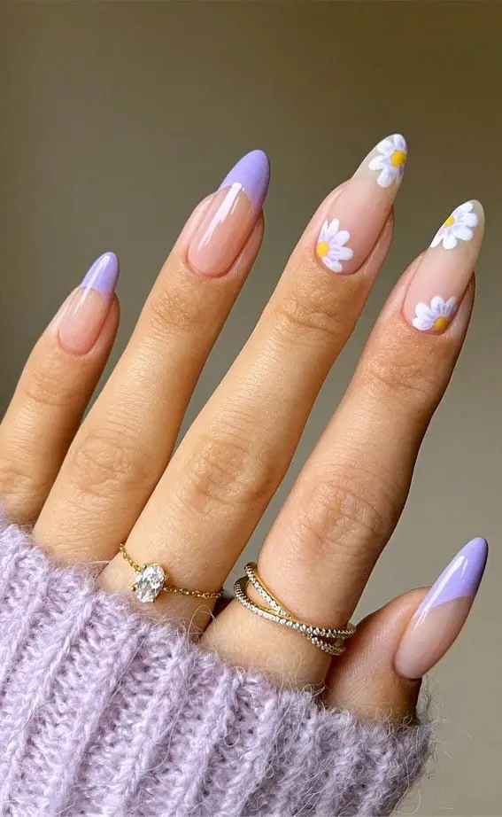 Lavender French Almond Nails With Daisies Lavender French Almond Nails With Daisies — Trendy Flower Nails