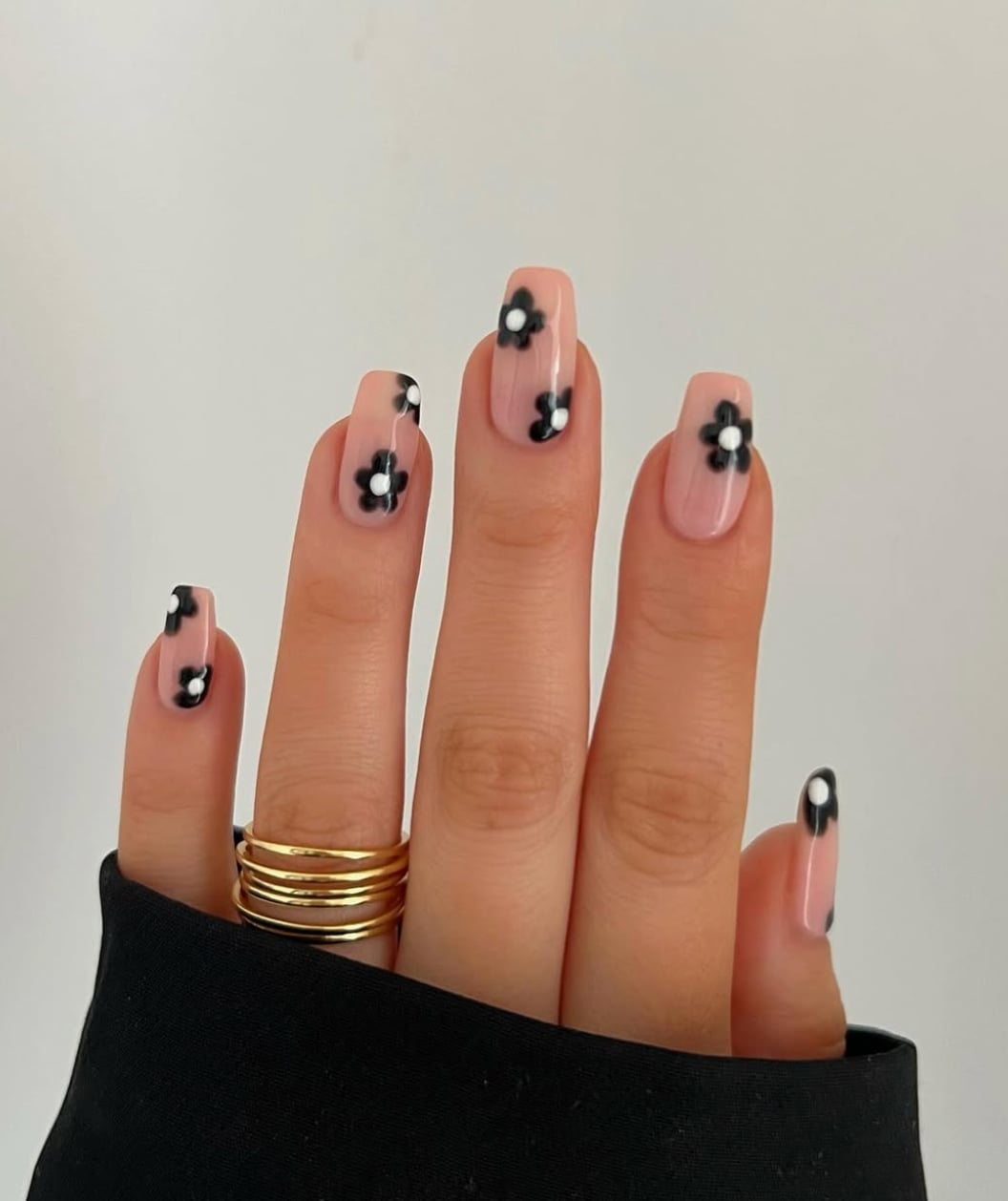 Medium Square Nails With Minimalist Black Flowers Medium Square Nails With Minimalist Black Flowers — Trendy Flower Nails