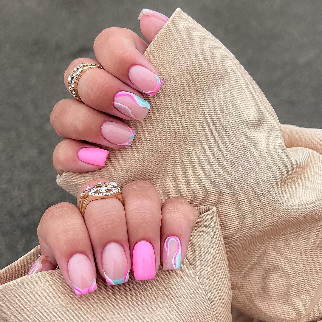 Sheer Nude Pink Turquoise Wavy Line Short Square Nails Sheer Nude Pink Turquoise Wavy Line Short Square Nails — Trendy Gel Nails Polish