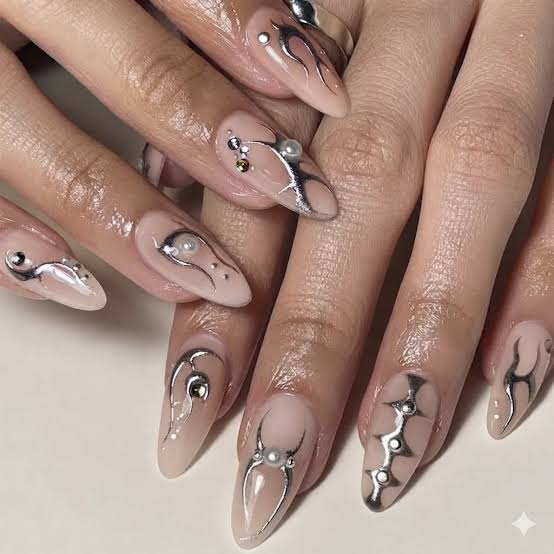 Silver Chrome Abstract Art Long Stiletto Nails Silver Chrome Abstract Art Long Stiletto Nails — Trendy Gel Nails Polish