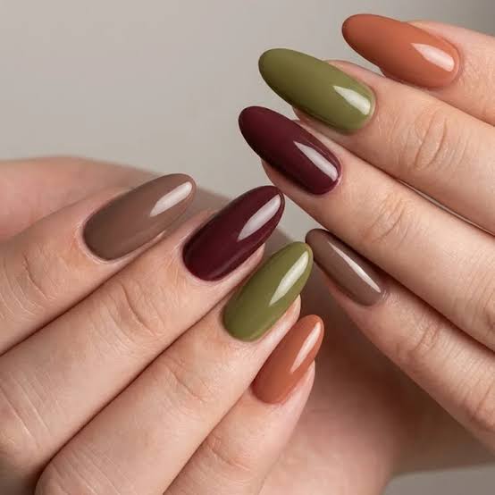 Autumnal Olive Green Burgundy Taupe Burnt Orange Glossy Medium Oval Autumnal Olive Green Burgundy Taupe Burnt Orange Glossy Medium Oval — Trendy Gel Nails Polish