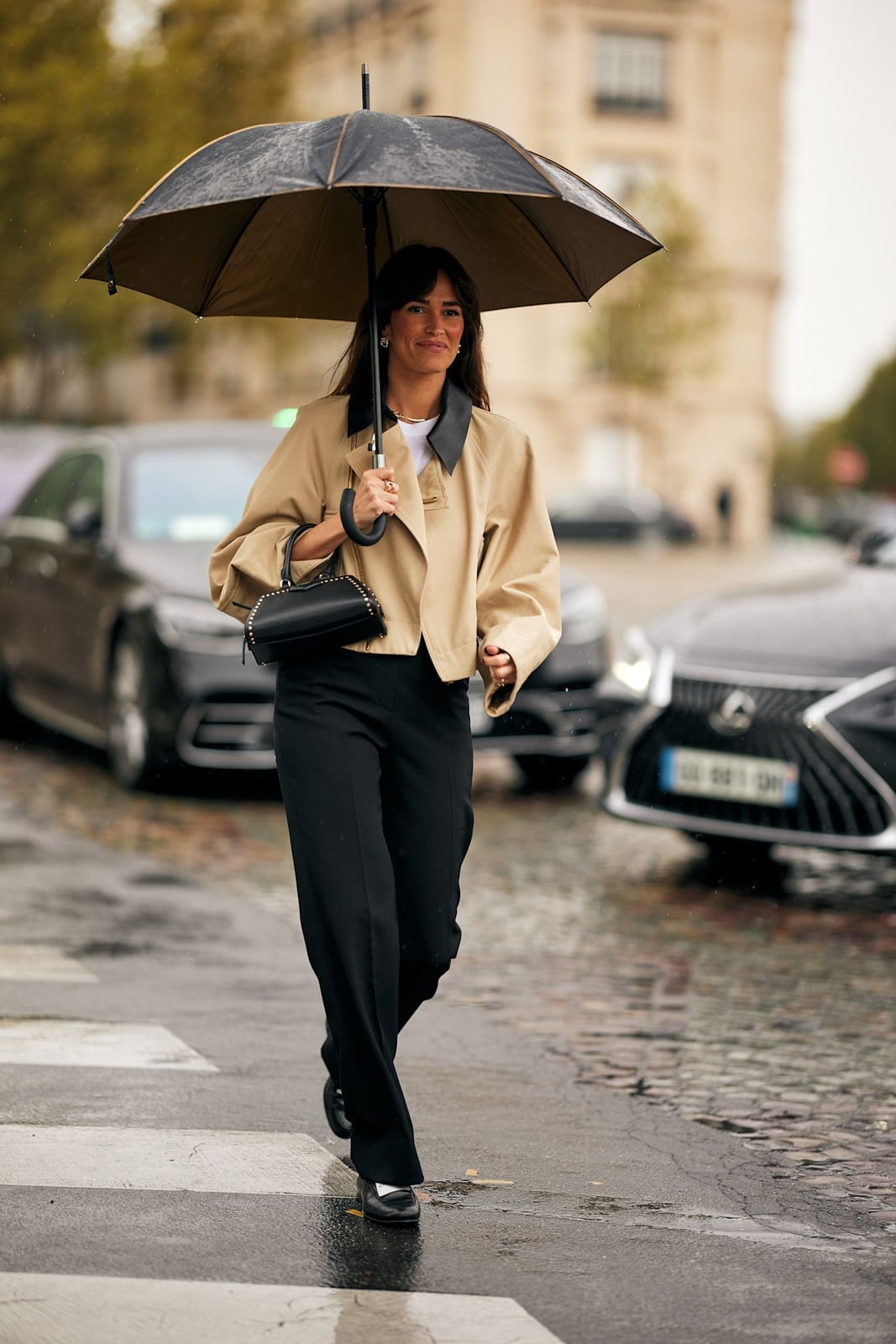 Cropped Jacket With Leather Collar Over Wide Leg Trousers — Trendy Going Out Outfits