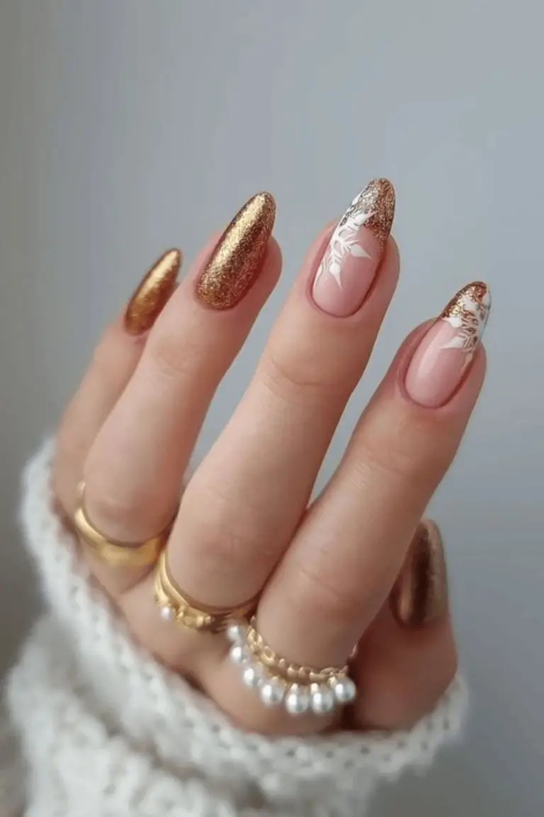 Almond Nails With Sparkling Gold Glitter Tips Almond Nails With Sparkling Gold Glitter Tips — Trendy Gold Nails