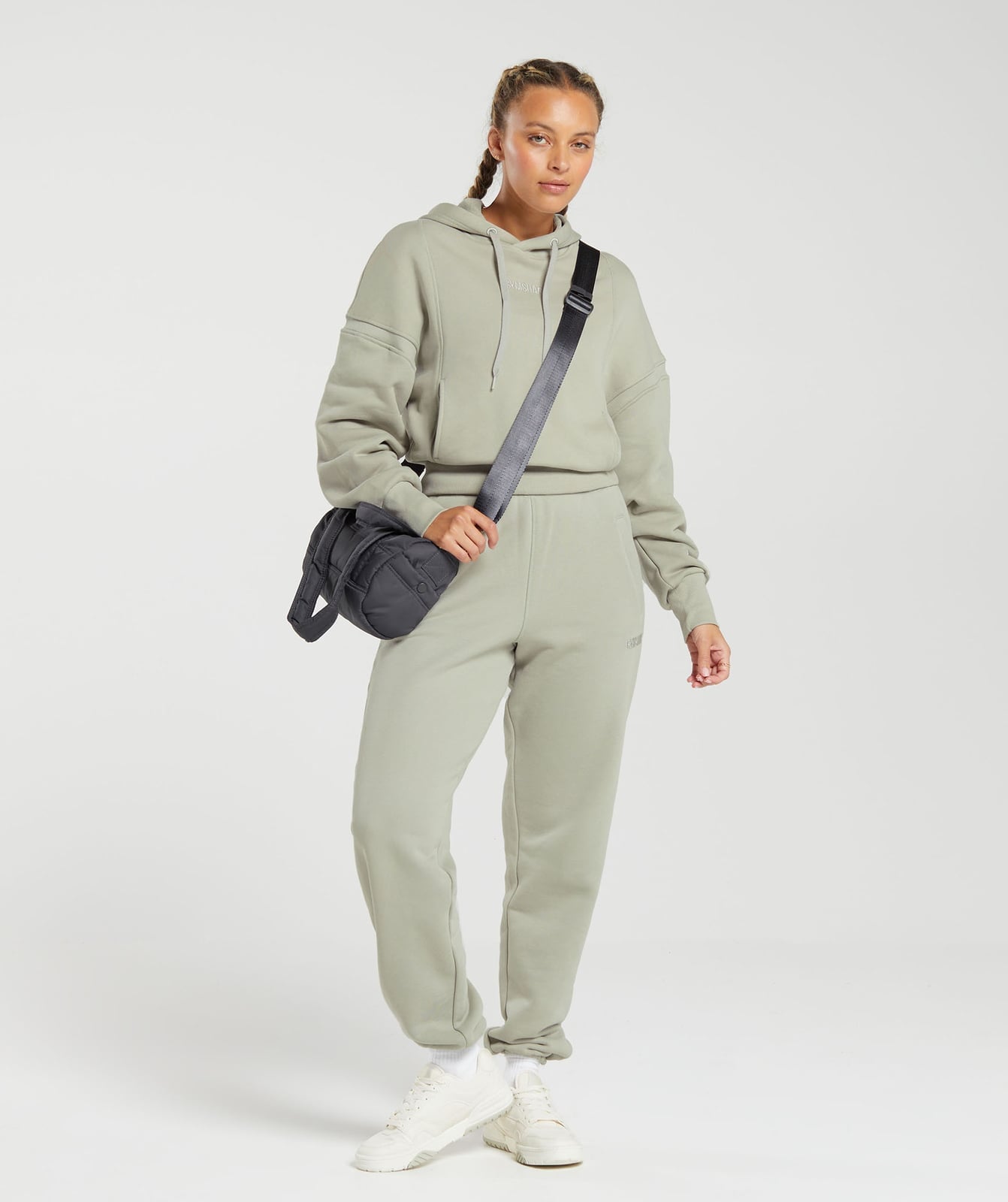 Sage Green Oversized Hoodie and Sweatpants With Crossbody Bag Sage Green Oversized Hoodie and Sweatpants With Crossbody Bag — Trendy Green Sweatpants Outfit