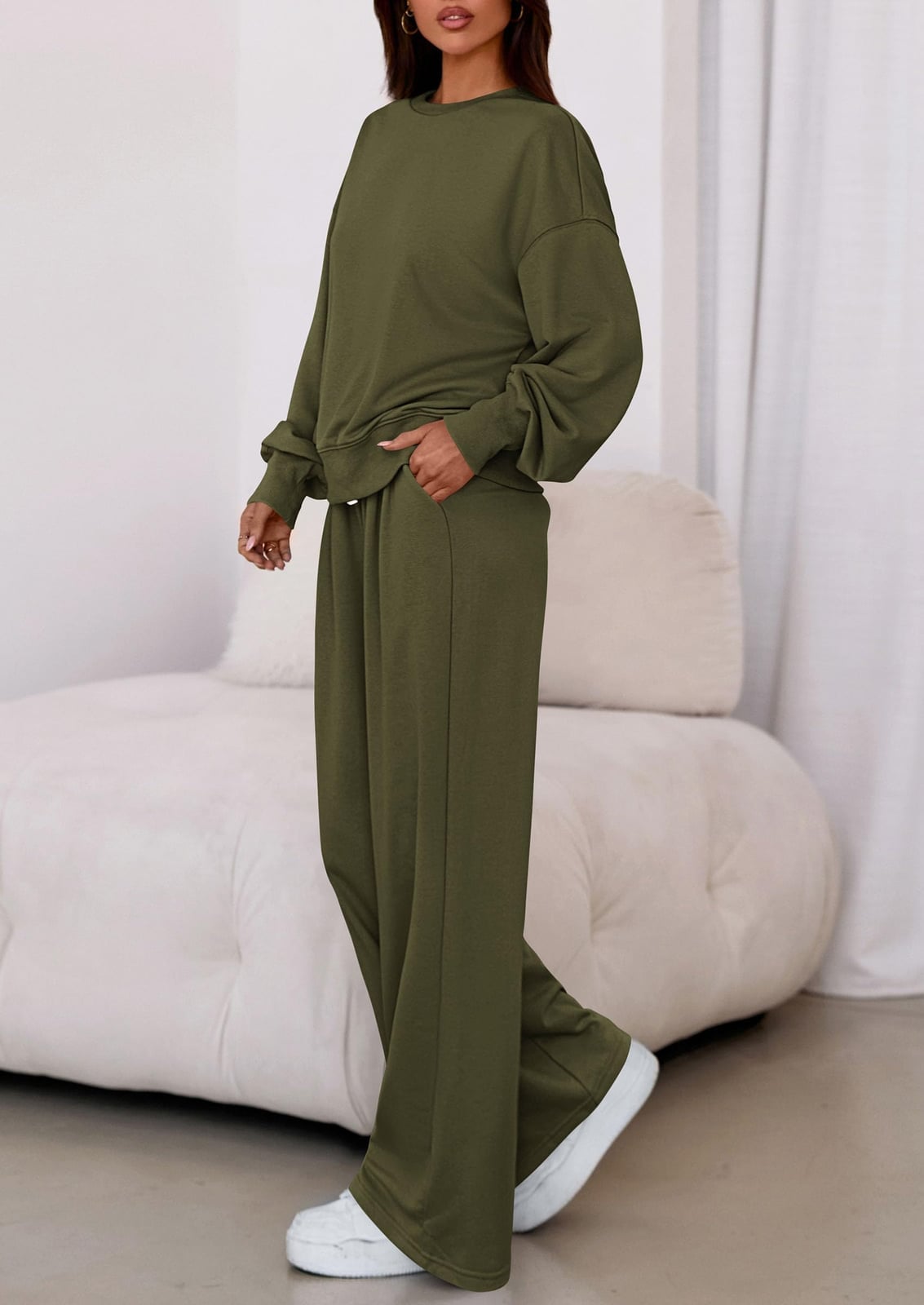 Olive Green Oversized Sweatshirt and Wide Leg Sweatpants Set Olive Green Oversized Sweatshirt and Wide Leg Sweatpants Set — Trendy Green Sweatpants Outfit