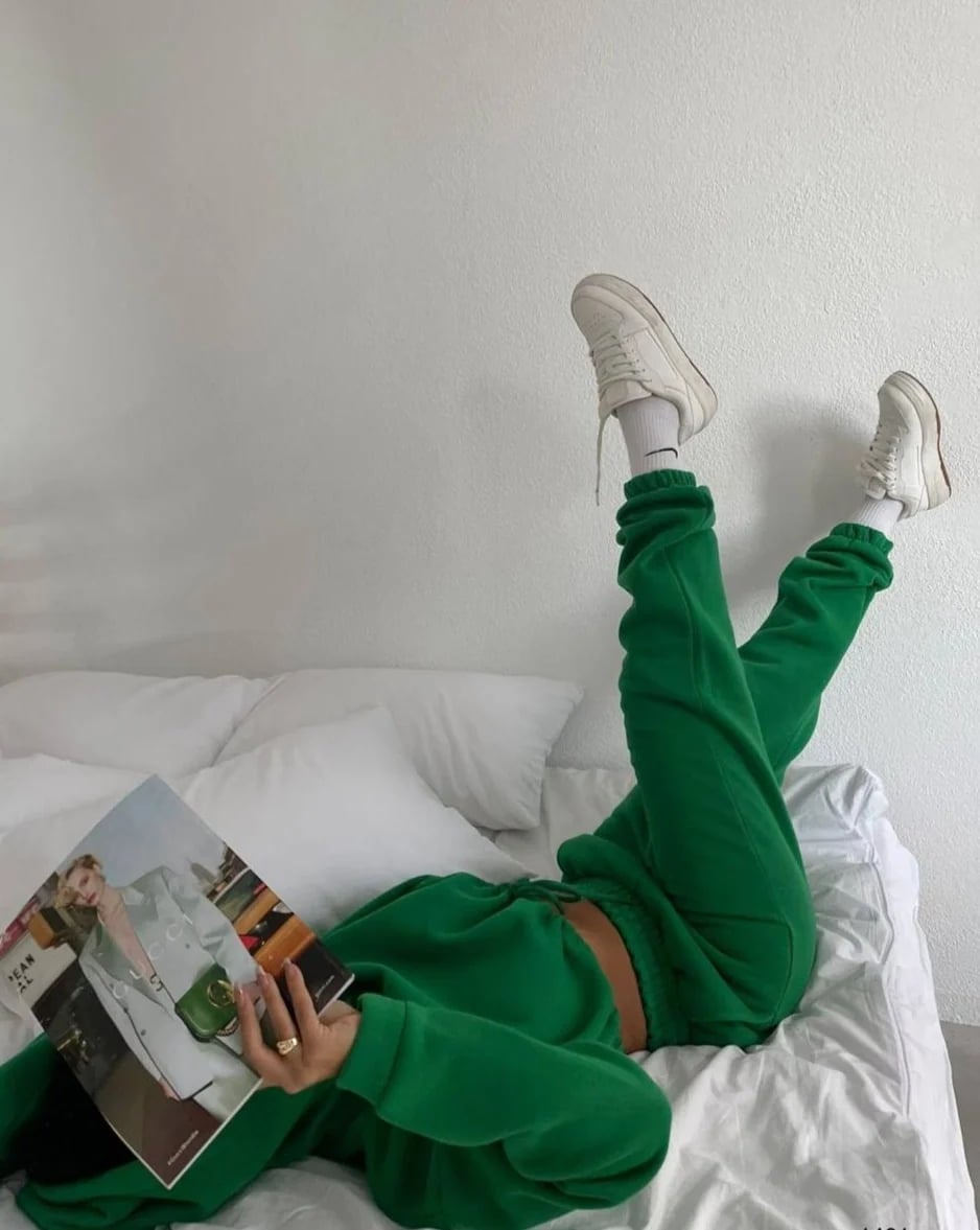 Vibrant Green Loungewear Set With White Sneakers Vibrant Green Loungewear Set With White Sneakers — Trendy Green Sweatpants Outfit