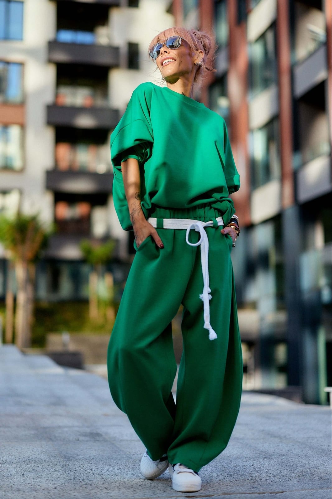 Bright Green Baggy Fleece Set With Open Back Sweatshirt Bright Green Baggy Fleece Set With Open Back Sweatshirt — Trendy Green Sweatpants Outfit