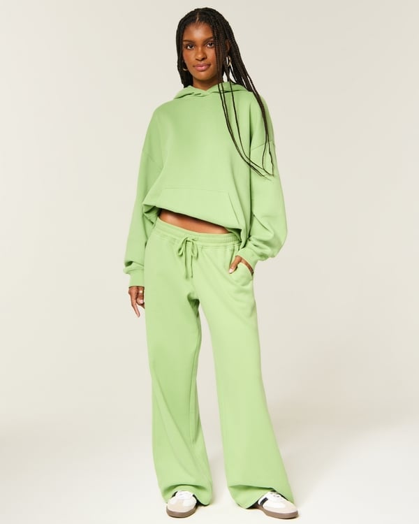 Lime Green Oversized Hoodie and Wide Leg Sweatpants Lime Green Oversized Hoodie and Wide Leg Sweatpants — Trendy Green Sweatpants Outfit