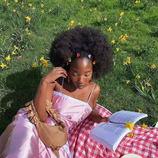 Voluminous Afro With Colorful Butterfly Clips Voluminous Afro With Colorful Butterfly Clips — Trendy Hair with Clips