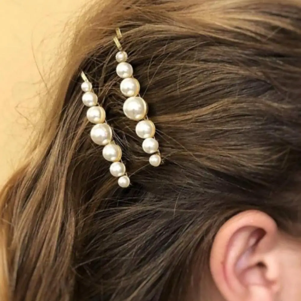 Medium Wavy Brown Hair With Pearl Clips Medium Wavy Brown Hair With Pearl Clips — Trendy Hair with Clips
