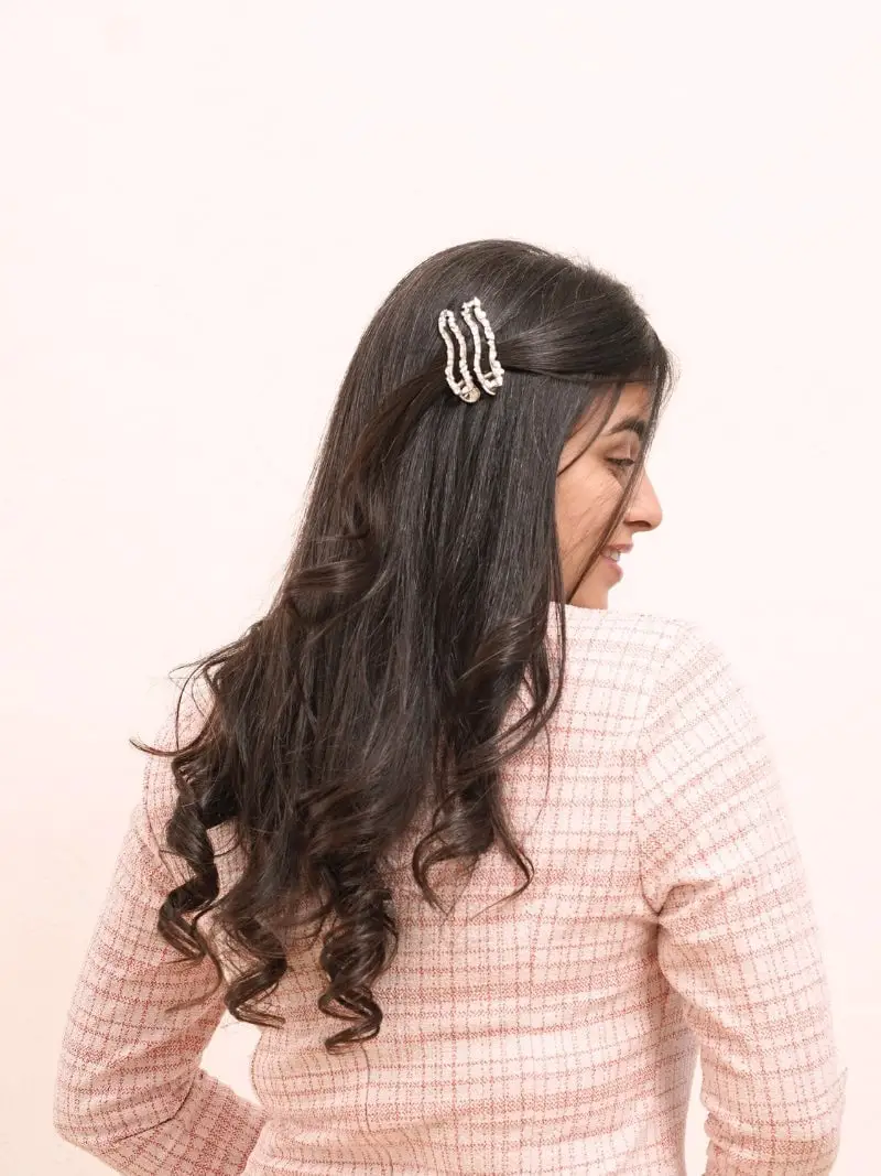 Mid-Back Loose Curls With Pearl Barrette Mid-Back Loose Curls With Pearl Barrette — Trendy Hair with Clips