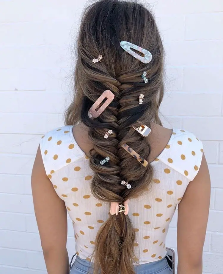 Fishtail Braid With Decorative Clips Fishtail Braid With Decorative Clips — Trendy Hair with Clips