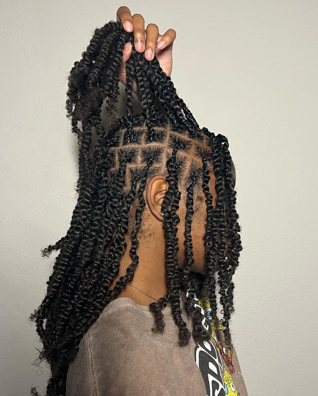 Mid-Back Passion Twists with Square Parting Mid-Back Passion Twists with Square Parting — Trendy Hairstyles for Black Women Braids