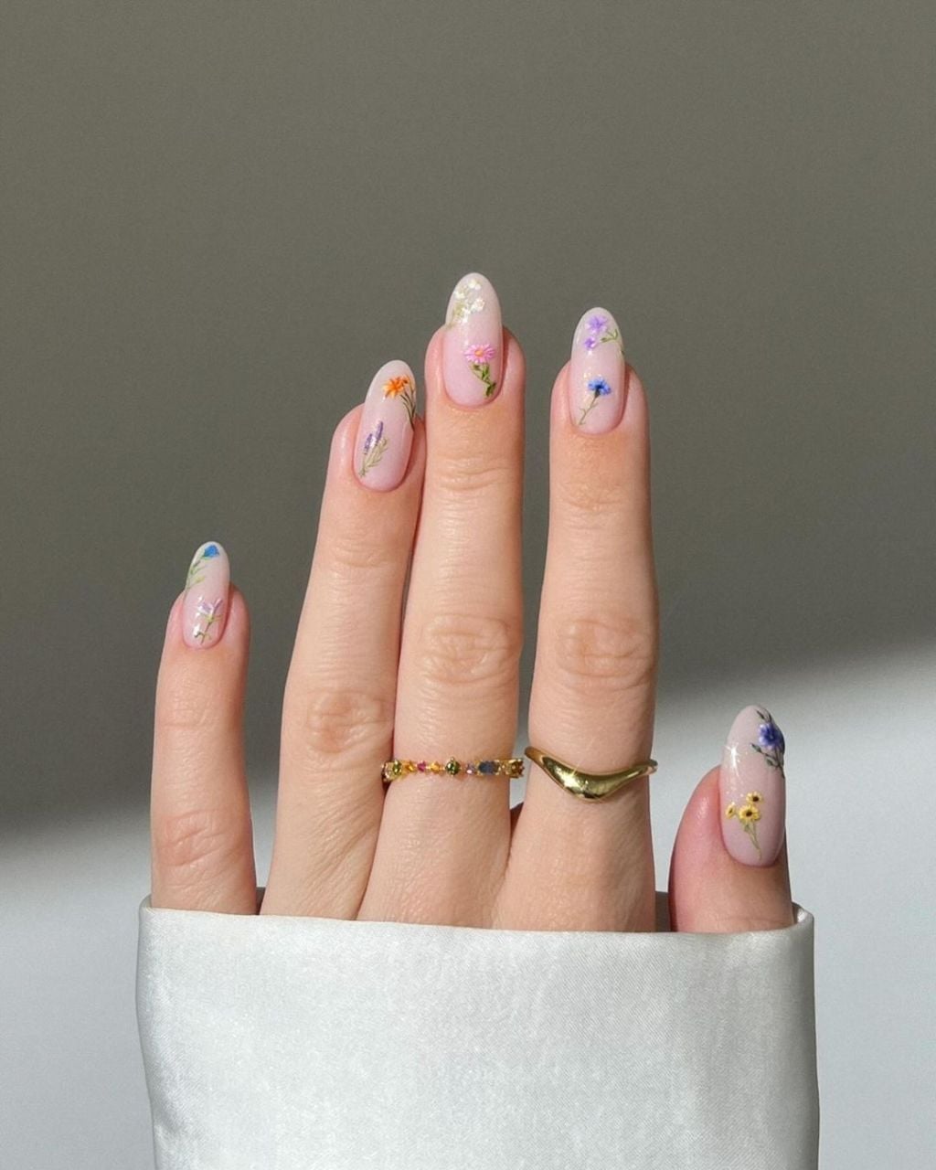 Sheer Pink Dried Flower Almond Nails Sheer Pink Dried Flower Almond Nails — Trendy Japanese Nails