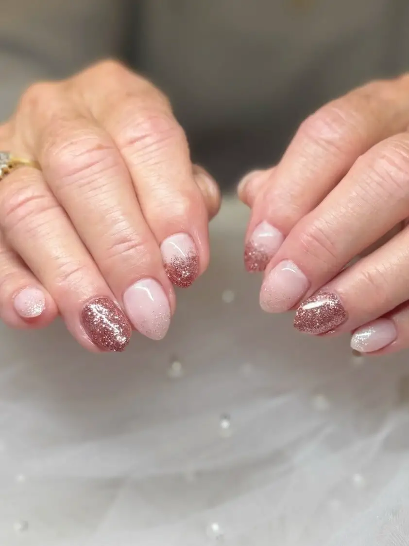 Pale Pink Rose Gold Glitter Gradient Oval Nails Pale Pink Rose Gold Glitter Gradient Oval Nails — Trendy Japanese Nails