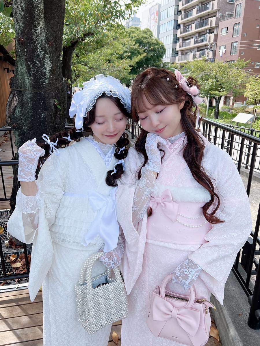 White Lace Kimono With Bonnet — Trendy Japanese Outfits