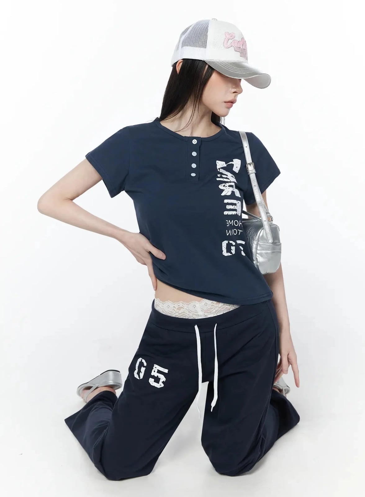 Bold K-pop Street Style with Pink Platforms Bold K-pop Street Style with Pink Platforms — Trendy K-pop Outfits