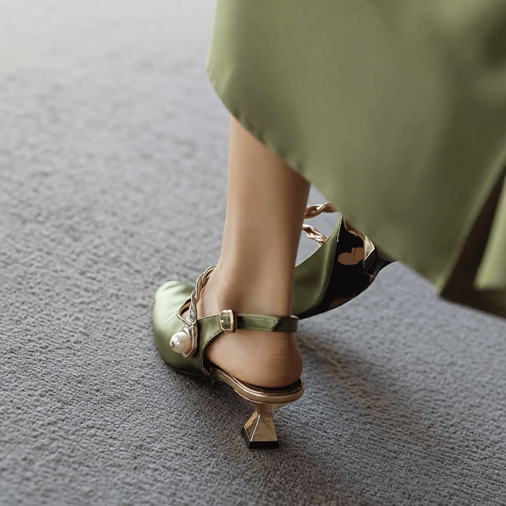 Olive Green Kitten Heels With Pearl Detail Olive Green Kitten Heels With Pearl Detail — Trendy Kitten Heels Outfits