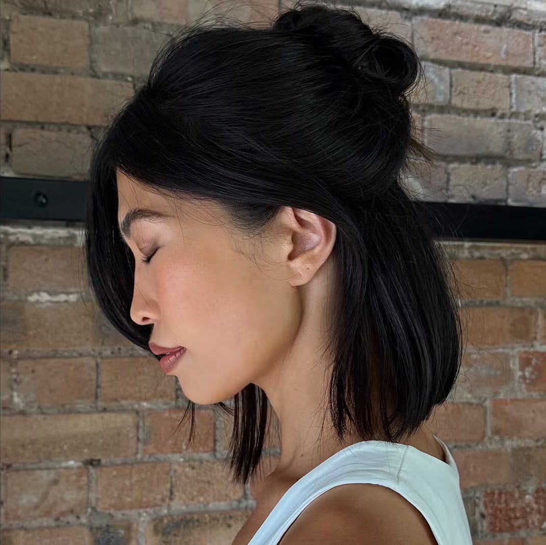 Black Chin-Length Bob With Blunt Bangs, Close-Up Take Black Chin-Length Bob With Blunt Bangs, Close-Up Take — Trendy Korean Hairstyles