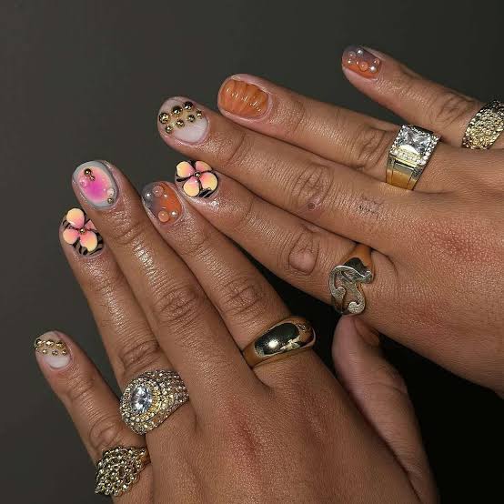 Medium Almond Gradient Floral Nails Medium Almond Gradient Floral Nails — Trendy Korean Nails