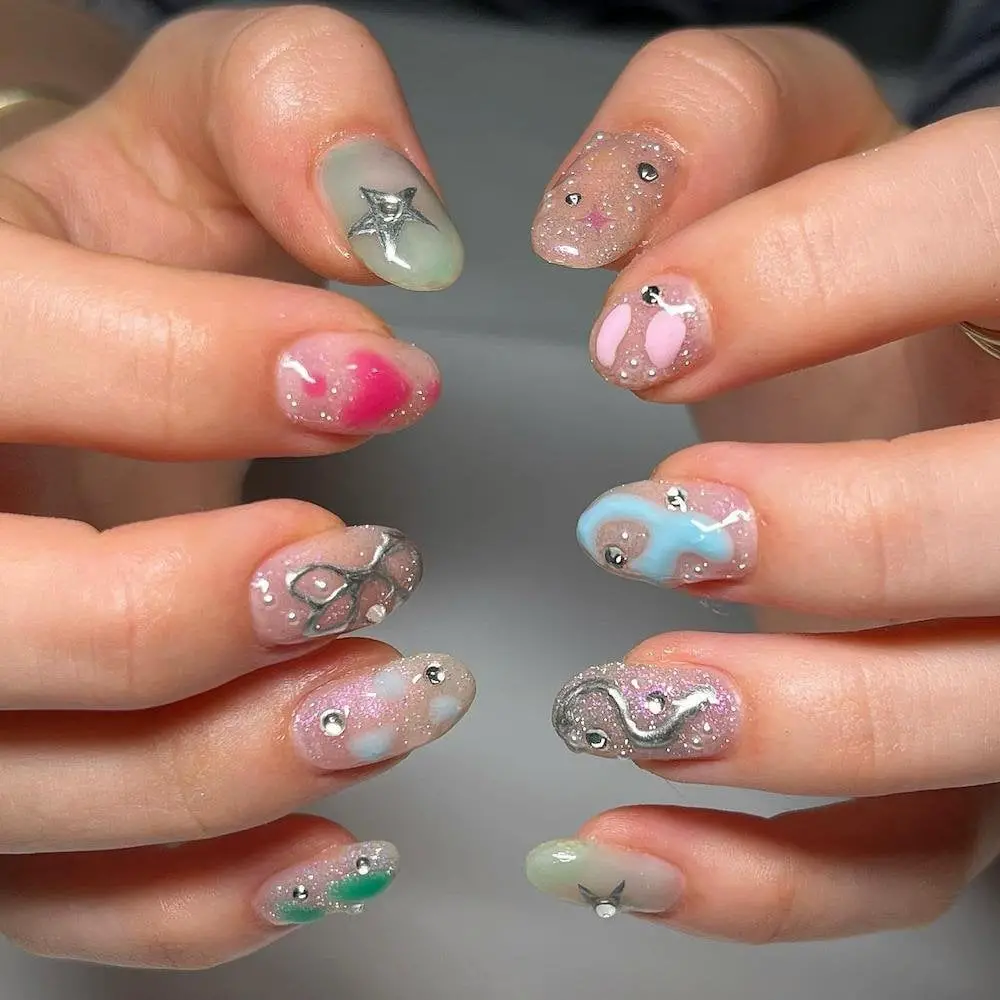 Short Oval Playful Motif Nails Short Oval Playful Motif Nails — Trendy Korean Nails