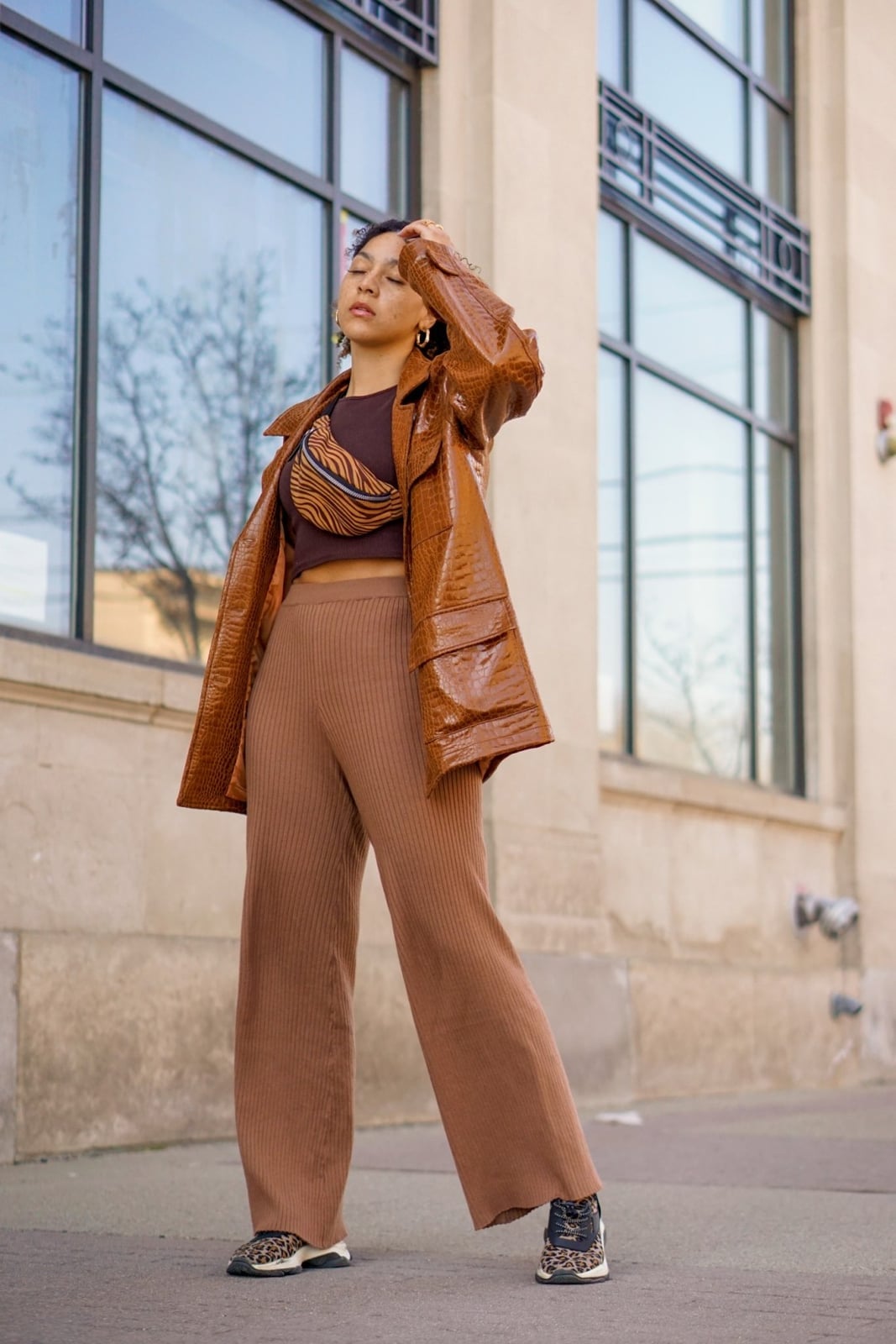 Shiny Patent Leather Jacket with Matching Crop Top and Wide Leg Pants Shiny Patent Leather Jacket with Matching Crop Top and Wide Leg Pants — Trendy Leather Jacket Outfits Women