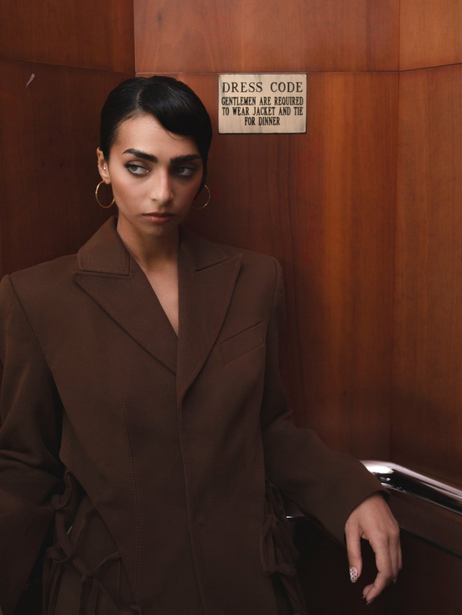 Structured Brown Blazer for Business Casual Polish Structured Brown Blazer for Business Casual Polish — Trendy Luxury Outfits