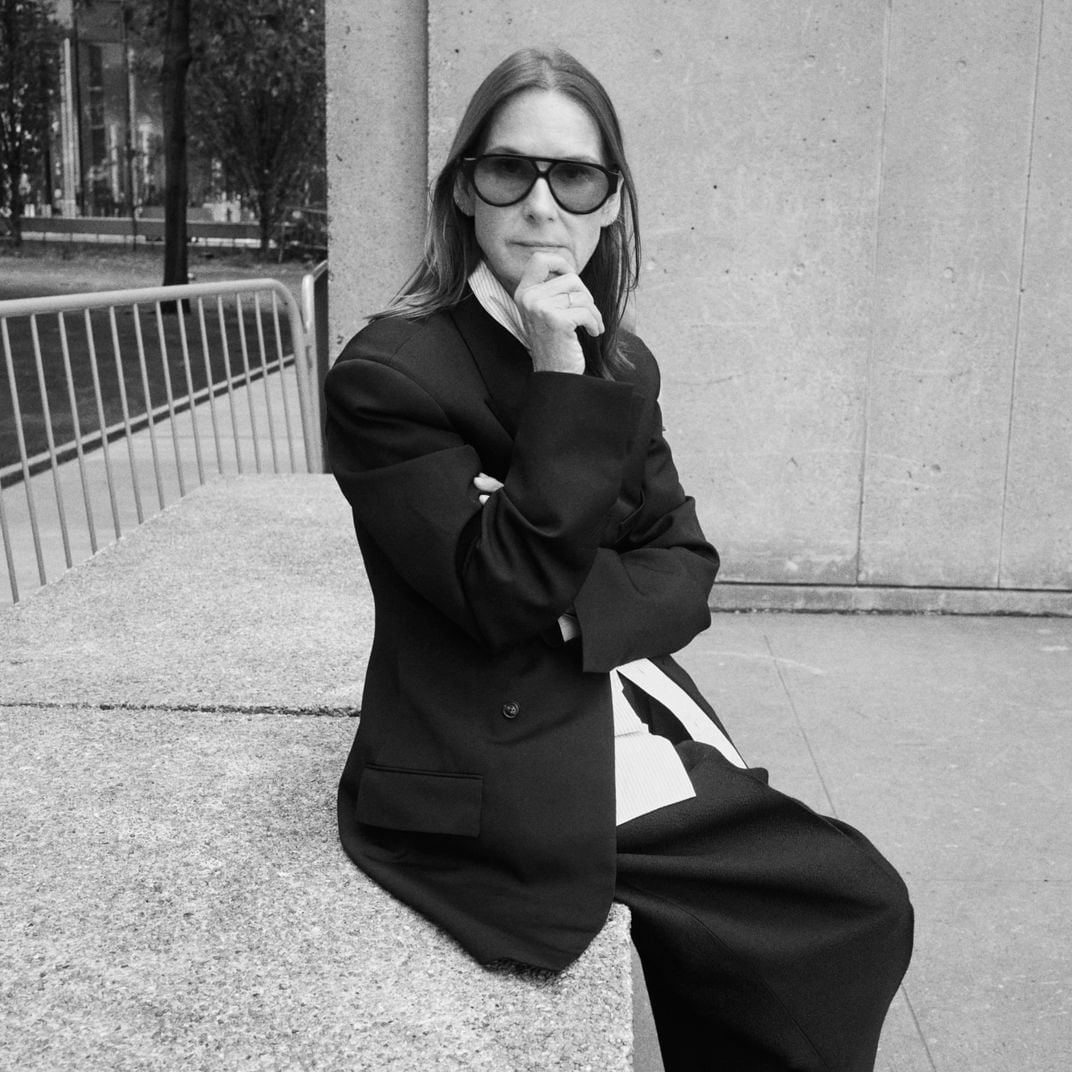 Oversized Black Blazer Over Turtleneck for Modern Chic Oversized Black Blazer Over Turtleneck for Modern Chic — Trendy Luxury Outfits