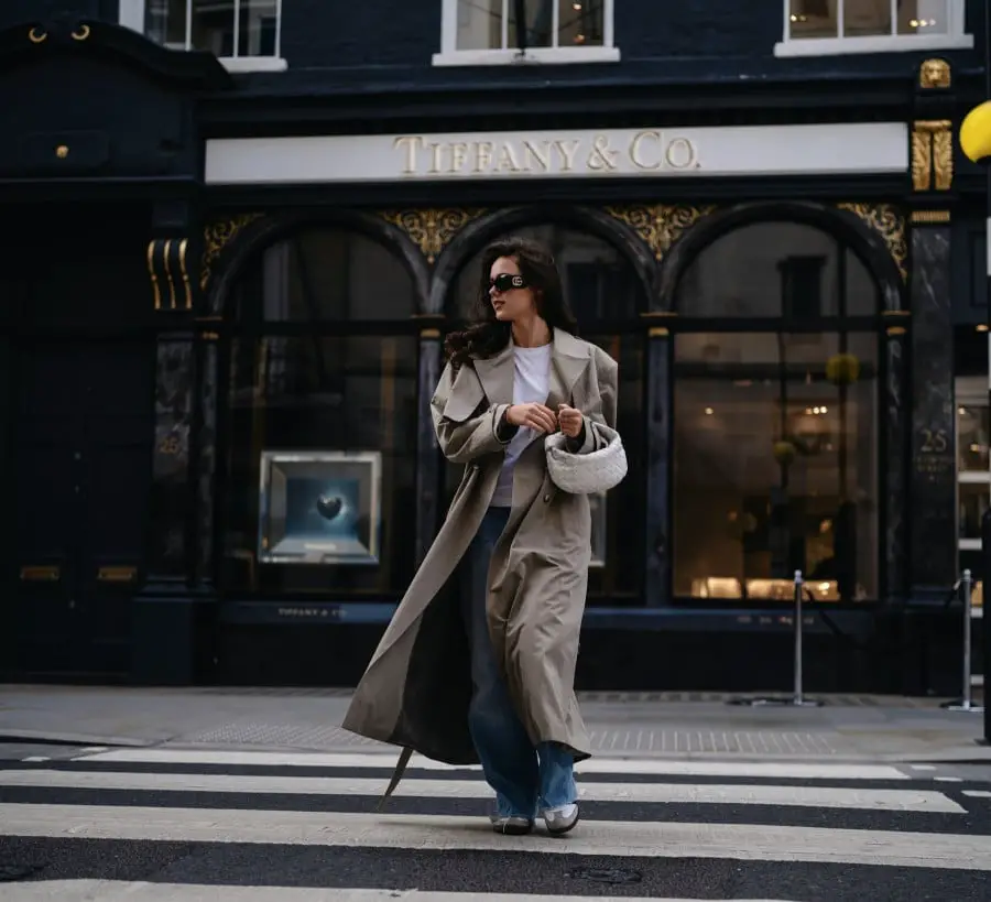 Trench Coat and Sneakers for City Exploration Trench Coat and Sneakers for City Exploration — Trendy Luxury Outfits