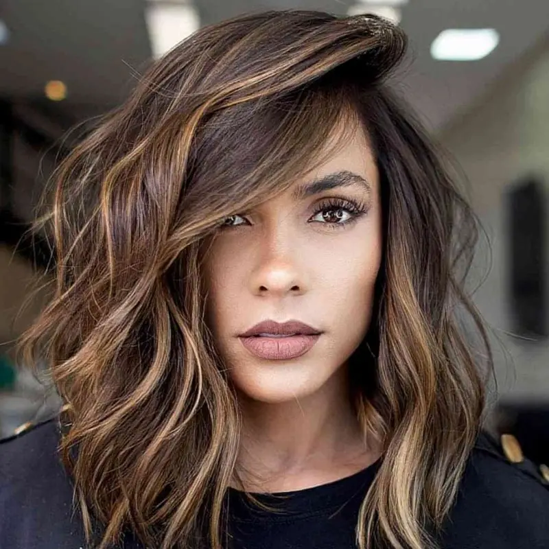 Chin Length Lob With Side-Swept Bangs Chin Length Lob With Side-Swept Bangs — Trendy Medium Hair