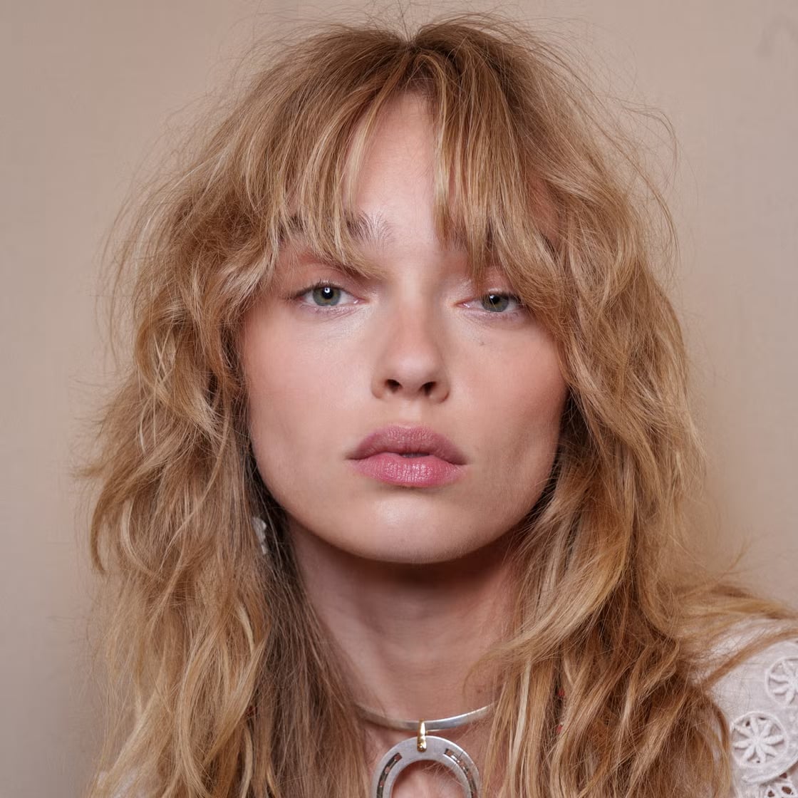 Collarbone Shag With Air-Dried Waves — Trendy Messy Hair