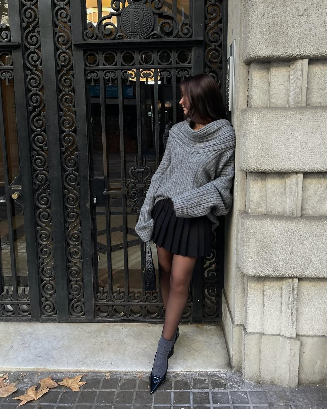 Gray Cowl Neck Sweater with Black Pleated Mini Skirt Gray Cowl Neck Sweater with Black Pleated Mini Skirt — Trendy Mini Skirt Outfits