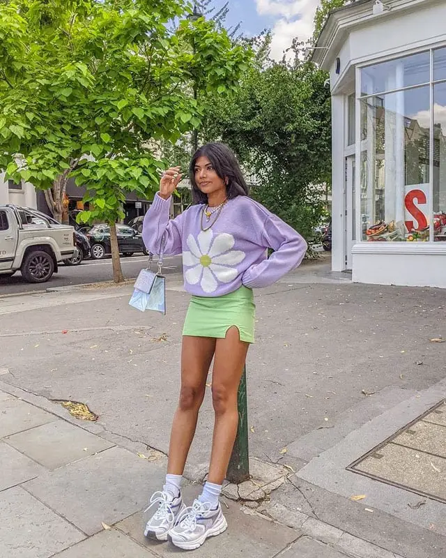 Lime Green Mini Skirt with Floral Print Sweater and Sneakers Lime Green Mini Skirt with Floral Print Sweater and Sneakers — Trendy Mini Skirt Outfits