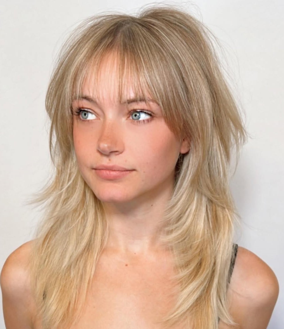 Collarbone Shag With Soft Curtain Bangs, Ash Blonde Collarbone Shag With Soft Curtain Bangs, Ash Blonde — Trendy Modern Shag
