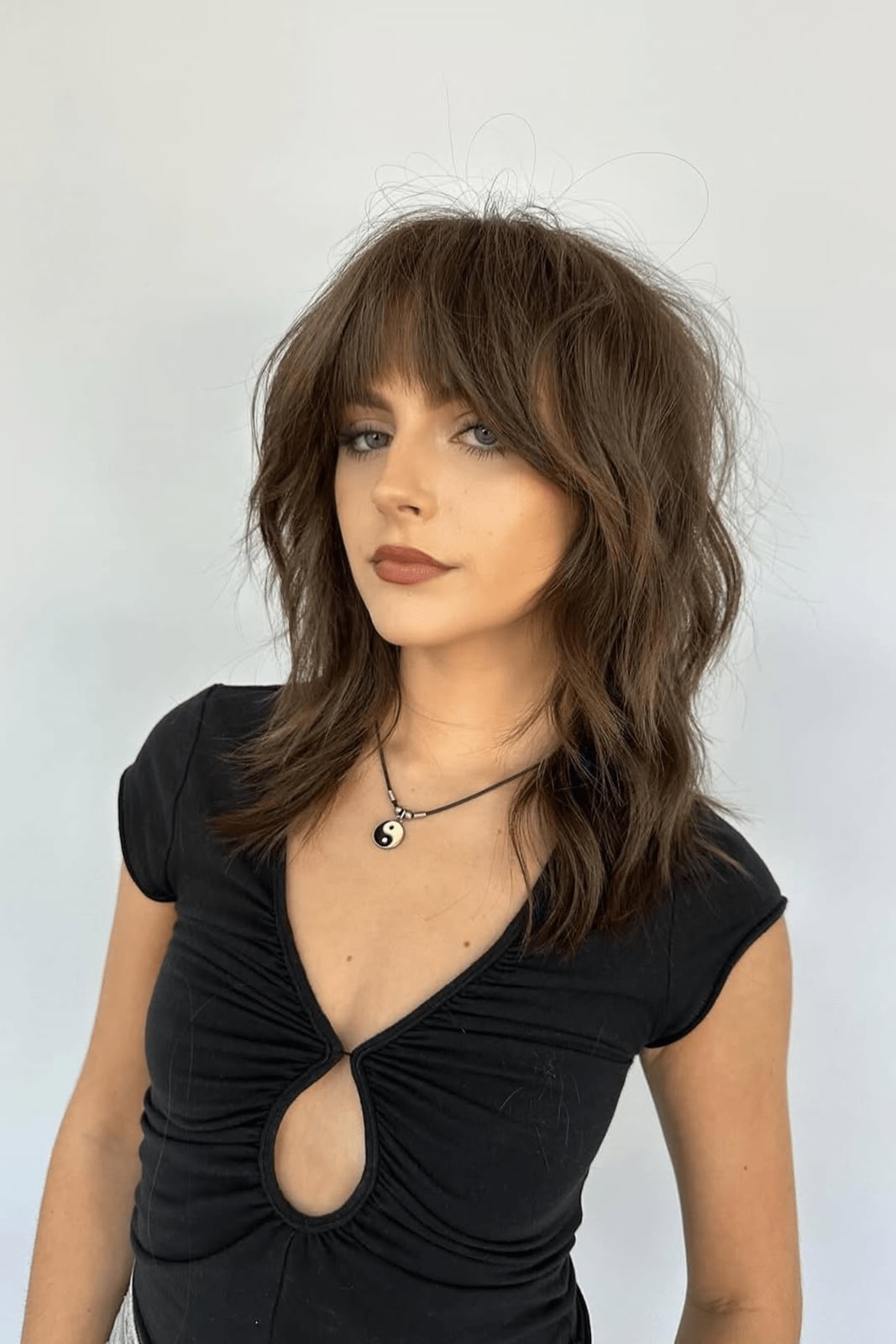 Collarbone Shag With Choppy Layers Collarbone Shag With Choppy Layers — Trendy Modern Shag