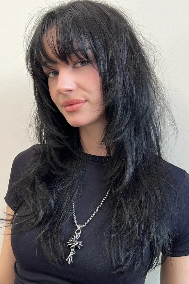 Mid-Back Shag With Wispy Full Fringe, Middle Mid-Back Shag With Wispy Full Fringe, Middle — Trendy Modern Shag