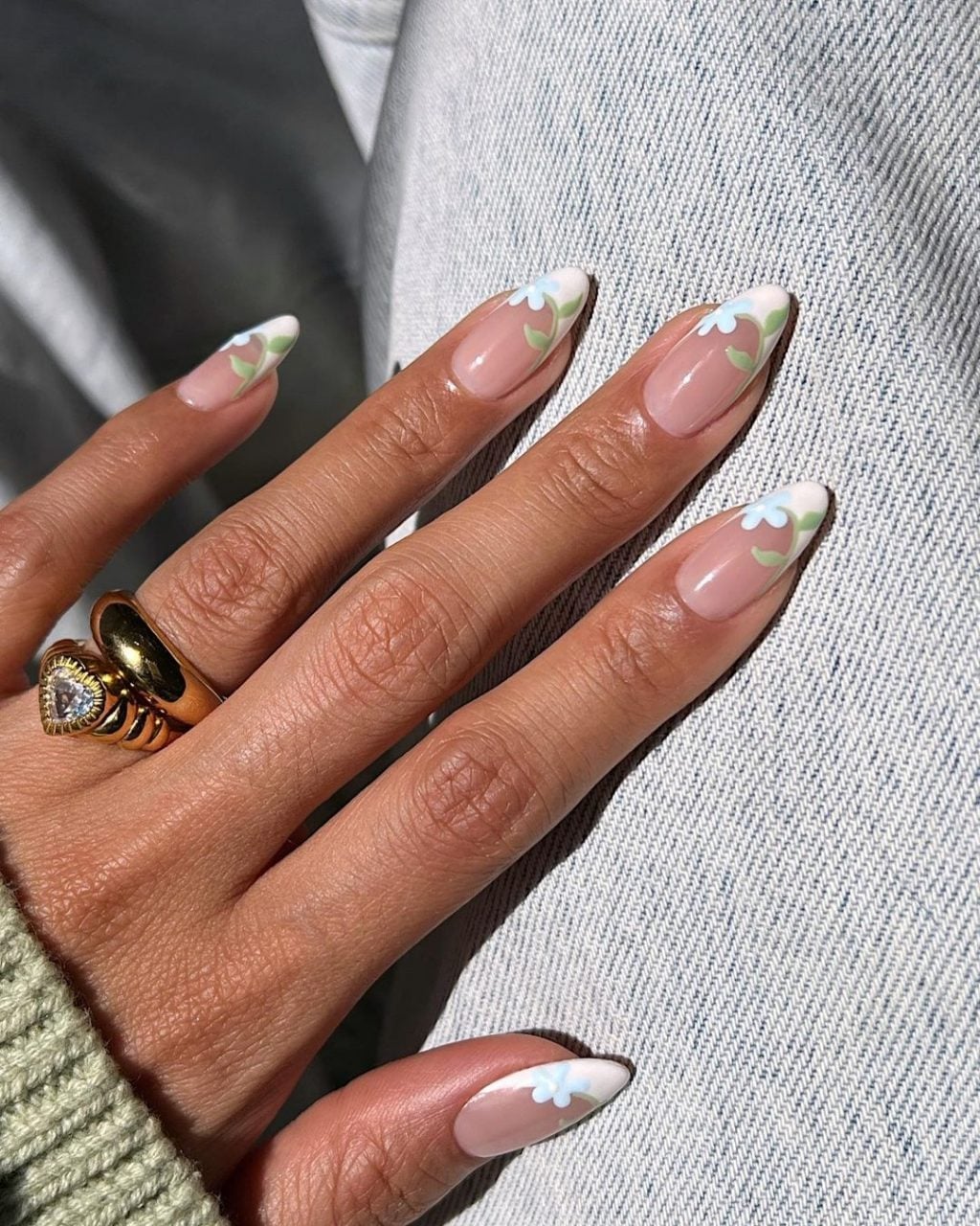 Mint Green Wave Pearl Medium Almond Nails Mint Green Wave Pearl Medium Almond Nails — Trendy Nail Designs