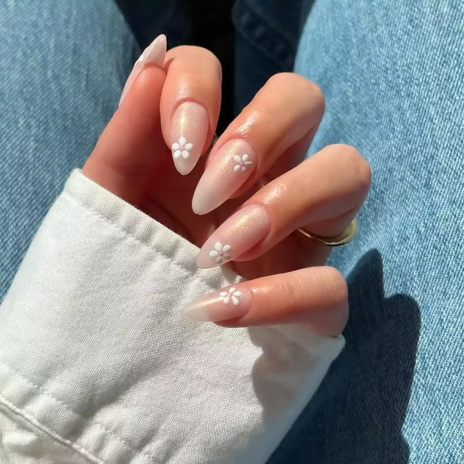Shimmery Golden Floral Medium Almond Nails Shimmery Golden Floral Medium Almond Nails — Trendy Nail Designs
